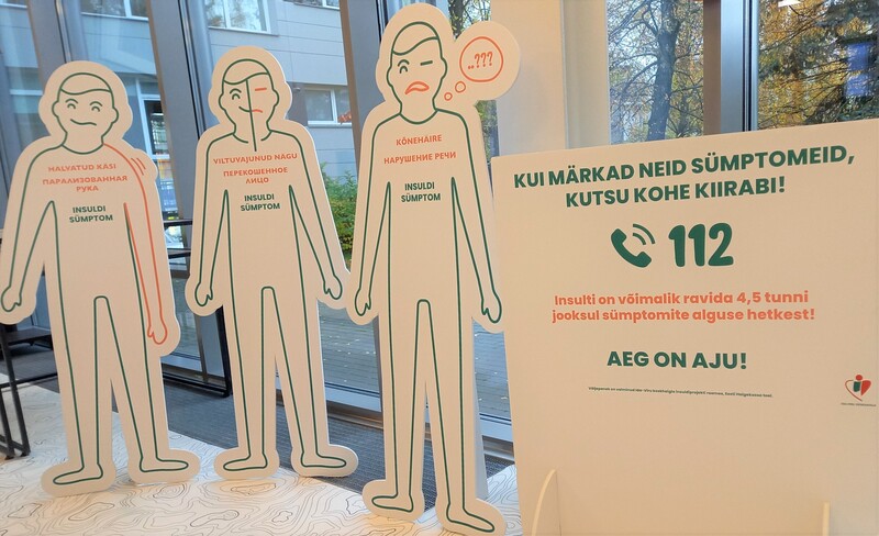 Ida-Viru Keskhaigla insuldile pühendatud pop-up näitus Tallinna Tervishoiu Kõrgkooli aatriumis
