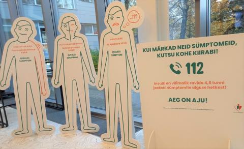 Ida-Viru Keskhaigla insuldile pühendatud pop-up näitus Tallinna Tervishoiu Kõrgkooli aatriumis