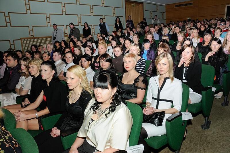 Esineja Anna Laura Perve