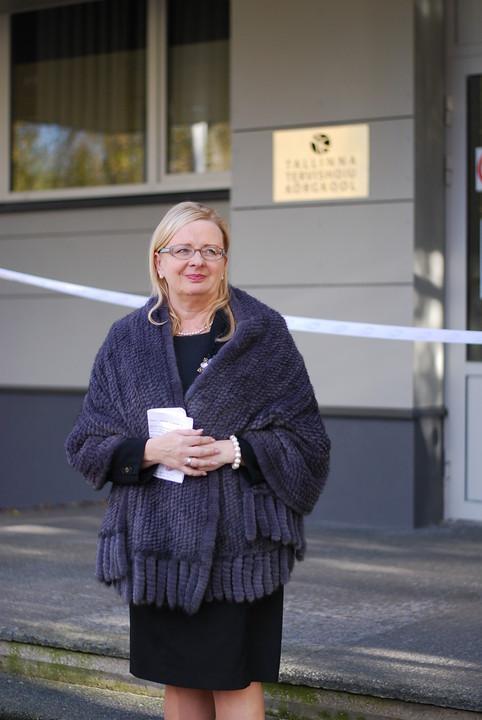 10. Rektor Ülle Ernits avab uue ilmega õppehoone