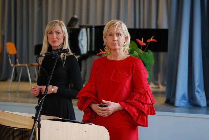 17. Aktuse ootel Erika Palling ja Heli Kraft