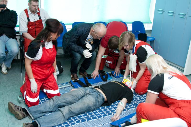 Erakorralise meditsiini tehnikud võtetel