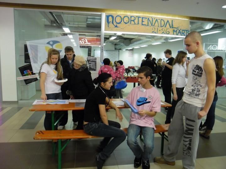 Katri- Liis Loori infot jagamas