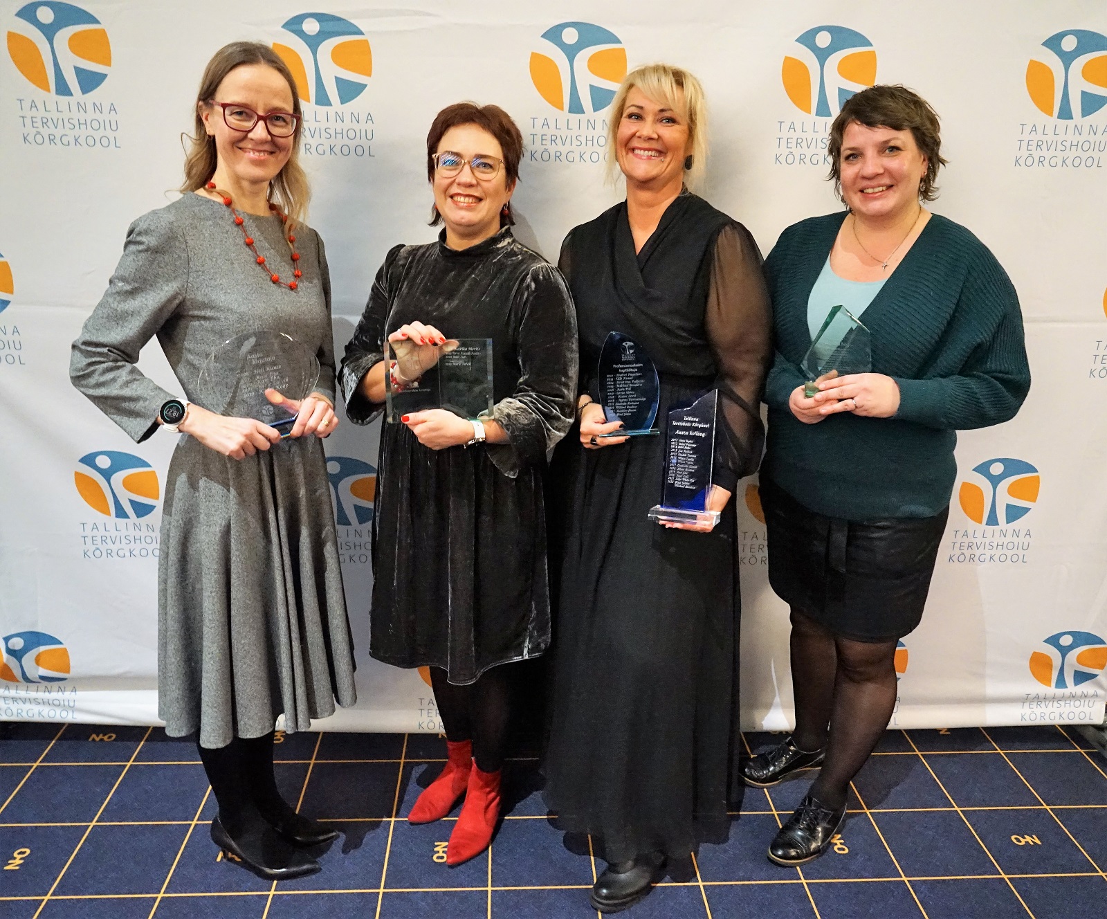 Tallinna Tervishoiu Kõrgkooli tänuüritusel anti välja 2022. aasta rändkarikad ja tunnustused